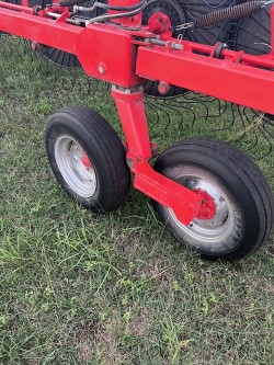 Kuhn SR616GII Rake/Wheel