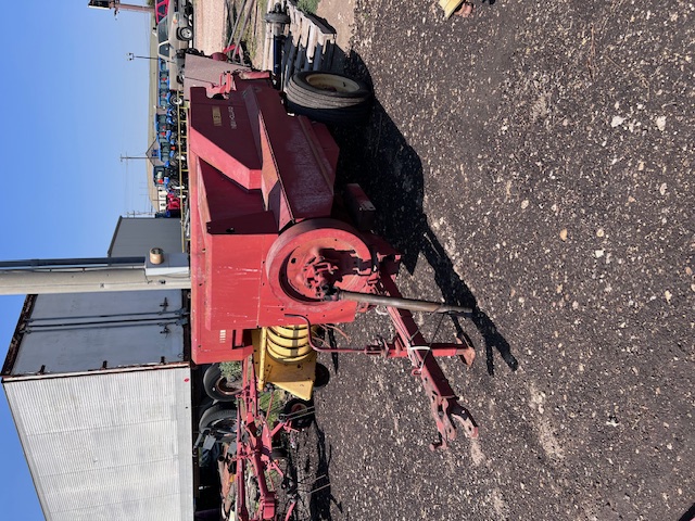 1988 New Holland 311 Baler/Square