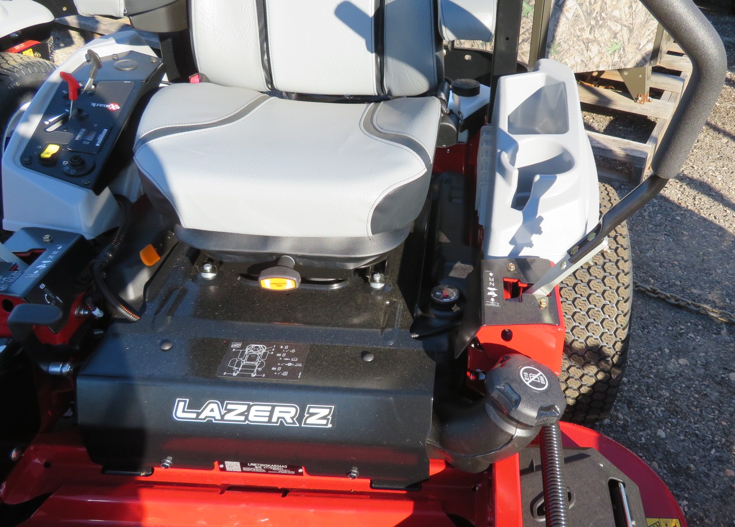 2025 Exmark LRE730GKA524A3 Mower/Zero Turn
