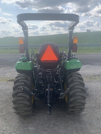 2018 John Deere 2032R Tractor Compact