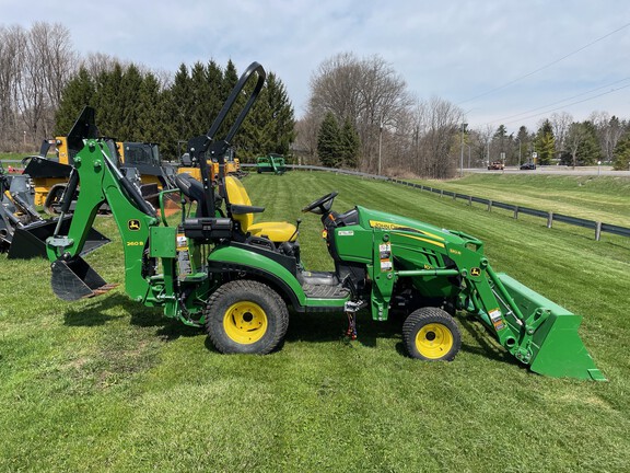 2019 John Deere 1025R Tractor Compact