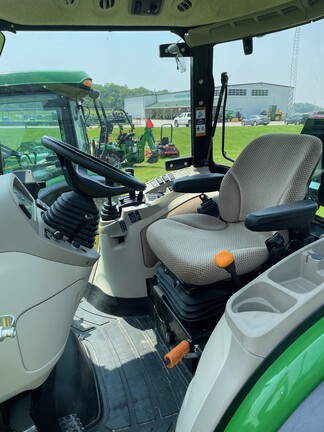 2022 John Deere 4066R Tractor Compact