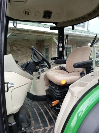 2023 John Deere 4066R Tractor Compact