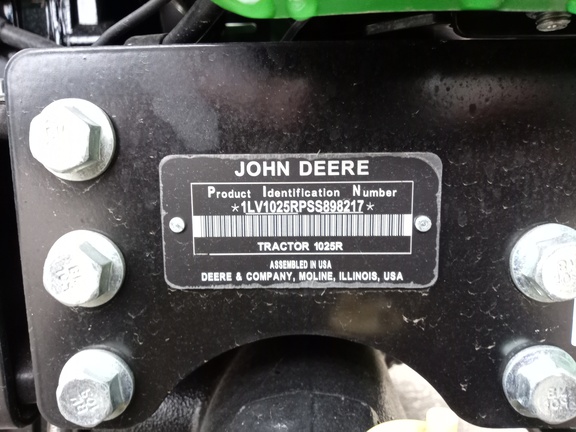 2025 John Deere 1025R Tractor Compact