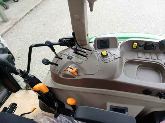 2025 John Deere 5075E Tractor