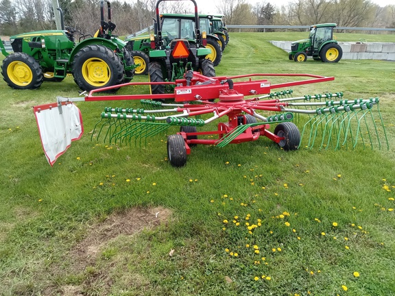 2023 Buhler Farm King rr420fk Rake
