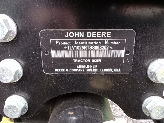 2025 John Deere 1025R Tractor Compact