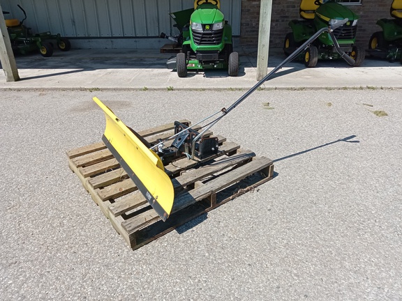 John Deere 46" blade Snow Blower