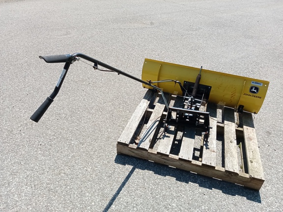 John Deere 46" blade Snow Blower