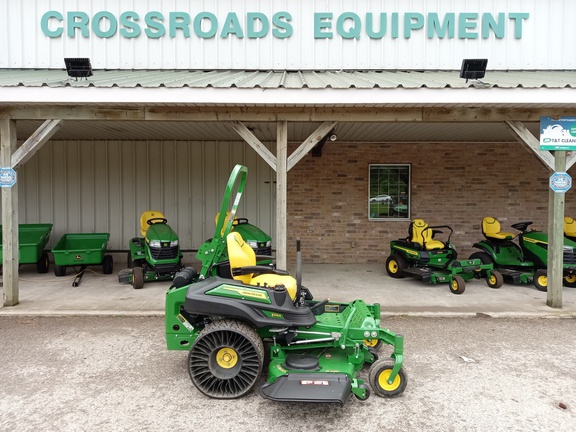 John Deere Z915E Mower/Zero Turn
