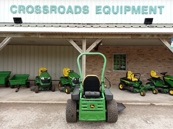 John Deere Z915E Mower/Zero Turn