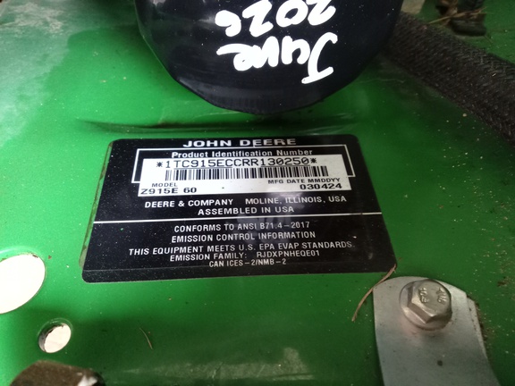 John Deere Z915E Mower/Zero Turn