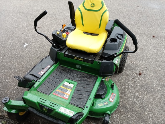 2026 John Deere Z320R Mower/Zero Turn