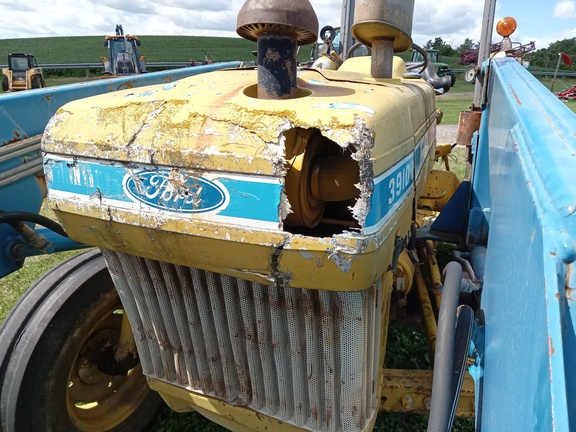 Ford 3910 Tractor