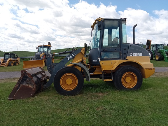 2014 John Deere 244J Compact Utility Loader