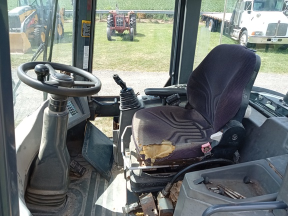 2014 John Deere 244J Compact Utility Loader