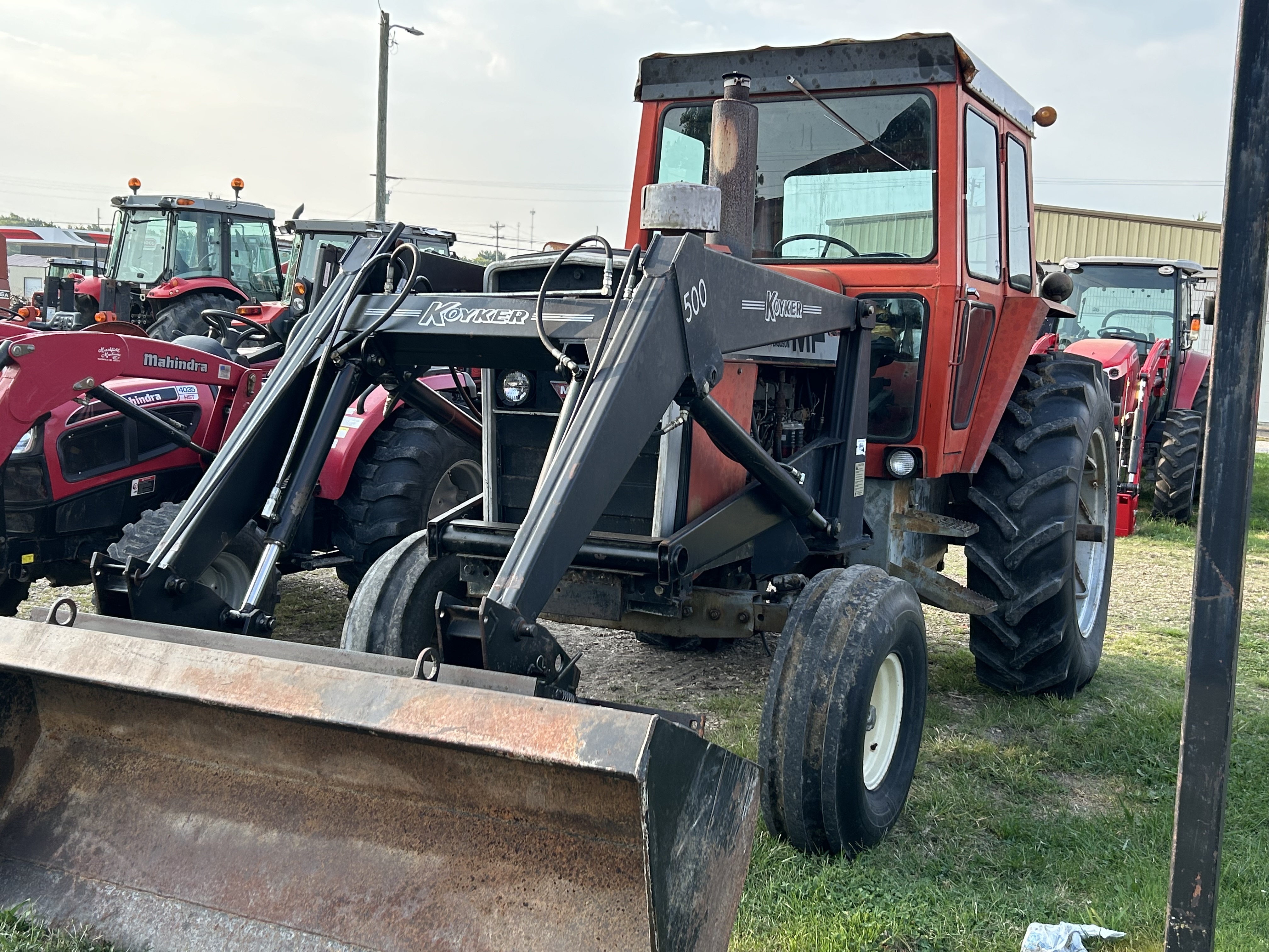 1976 Massey Ferguson 1135 Tractor