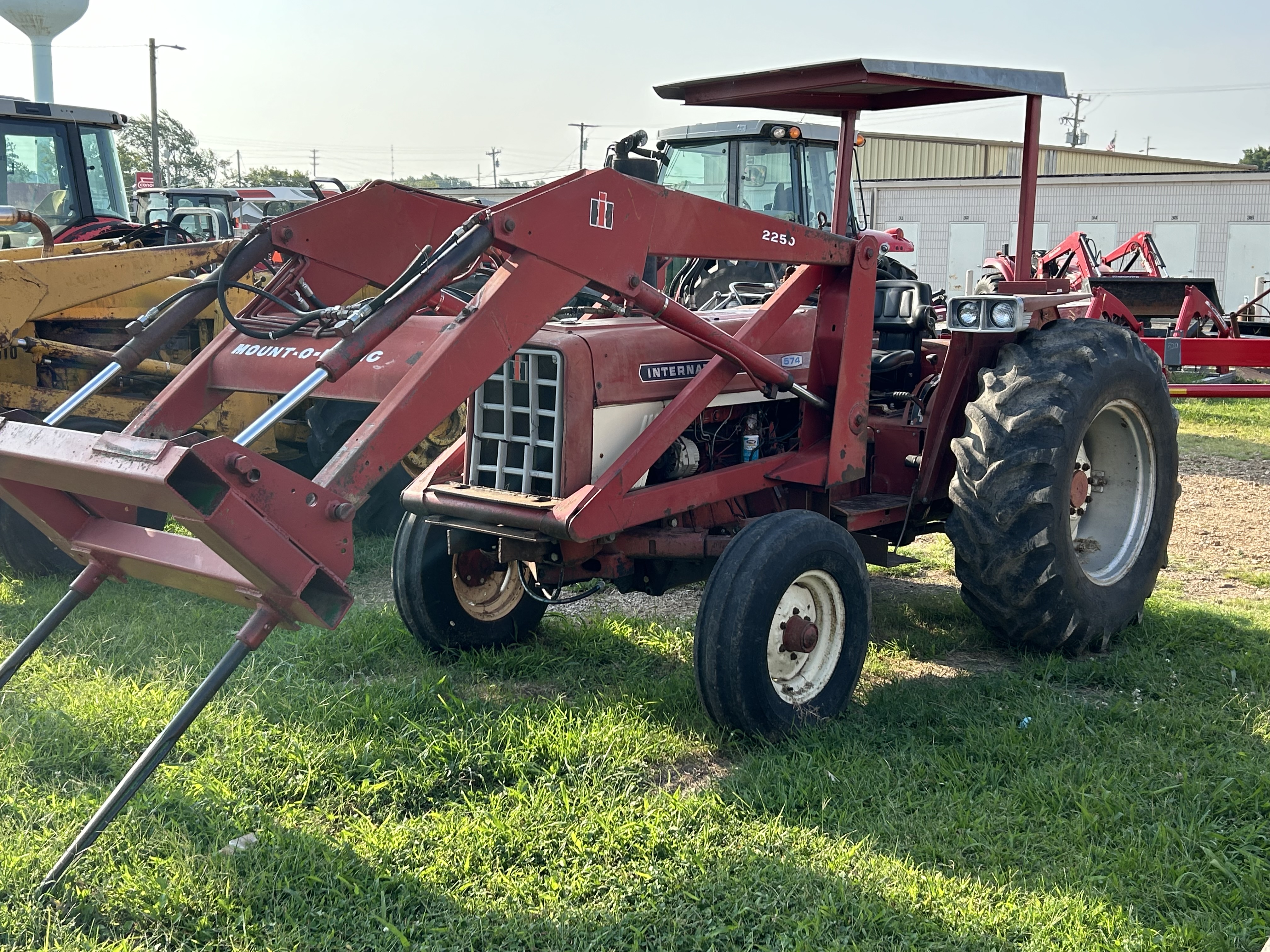 International 574 Tractor