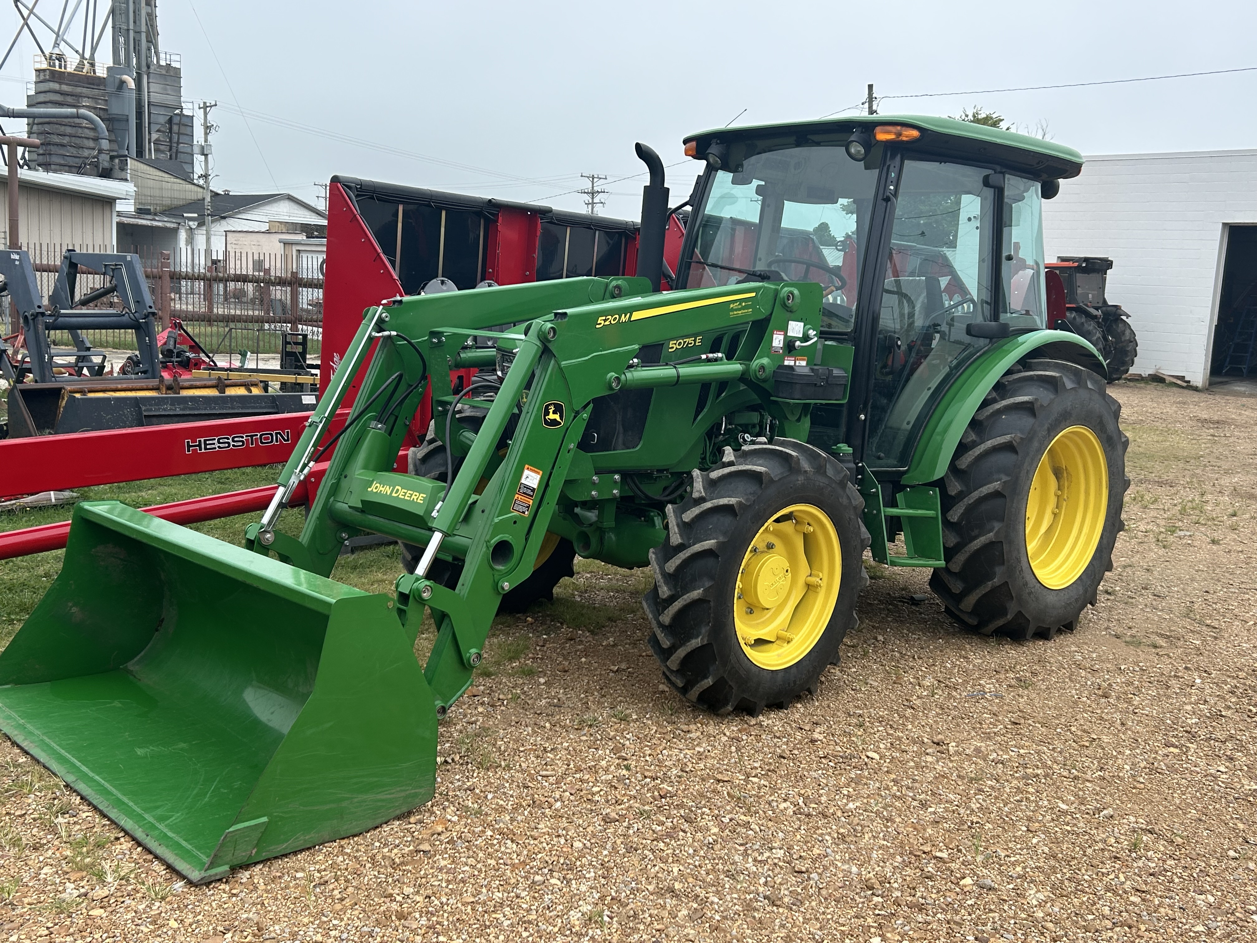 2021 John Deere 5075E Tractor