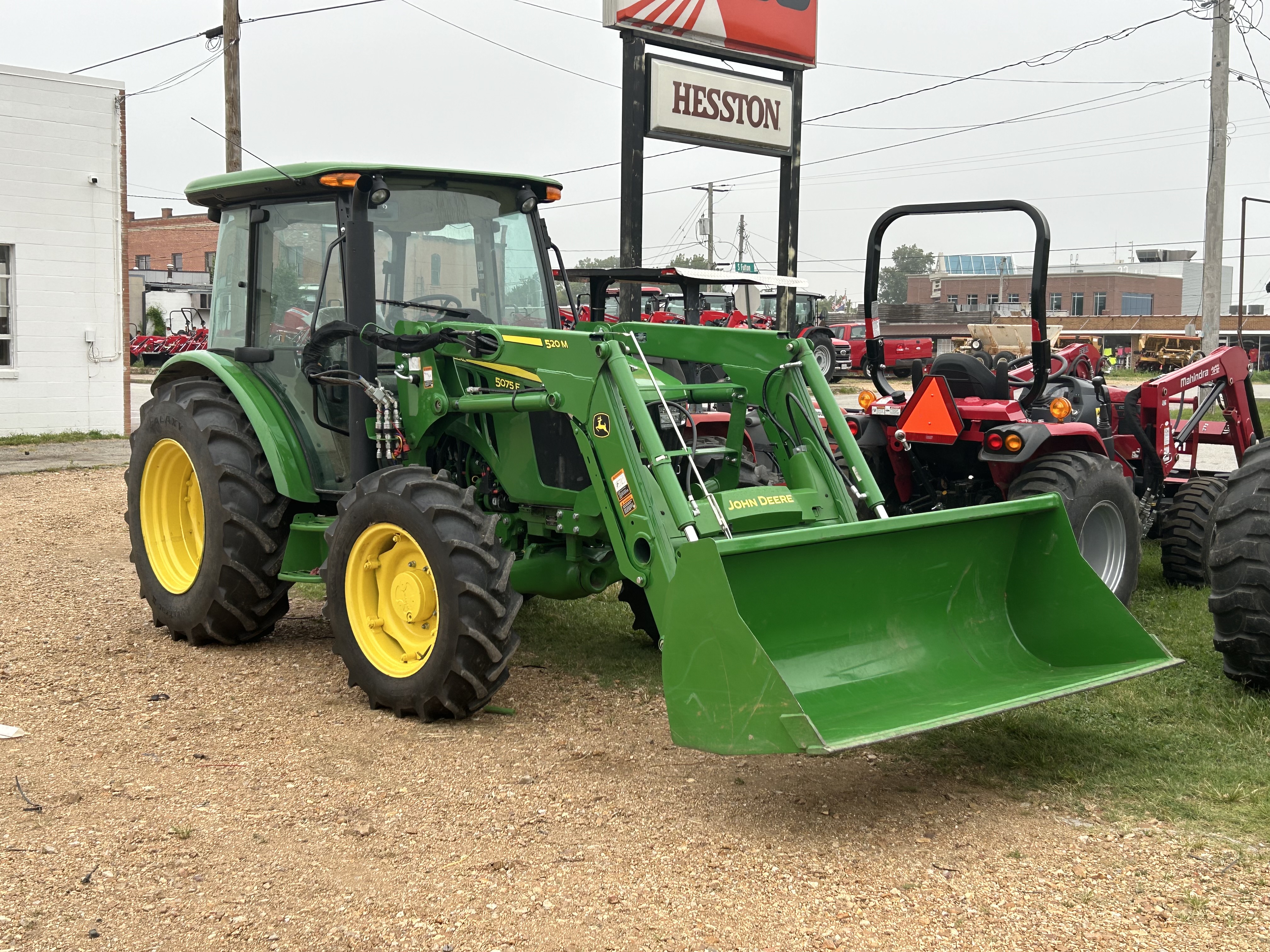 2021 John Deere 5075E Tractor