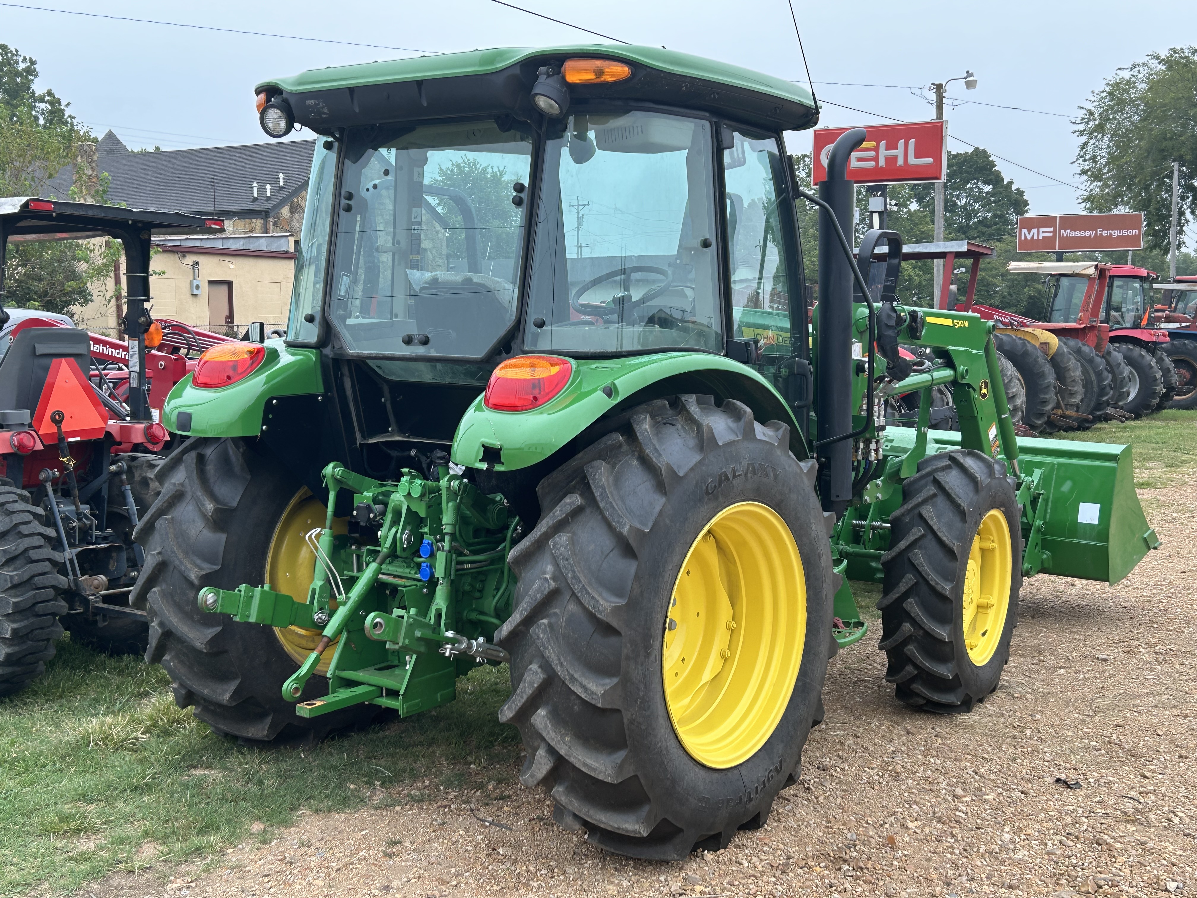 2021 John Deere 5075E Tractor