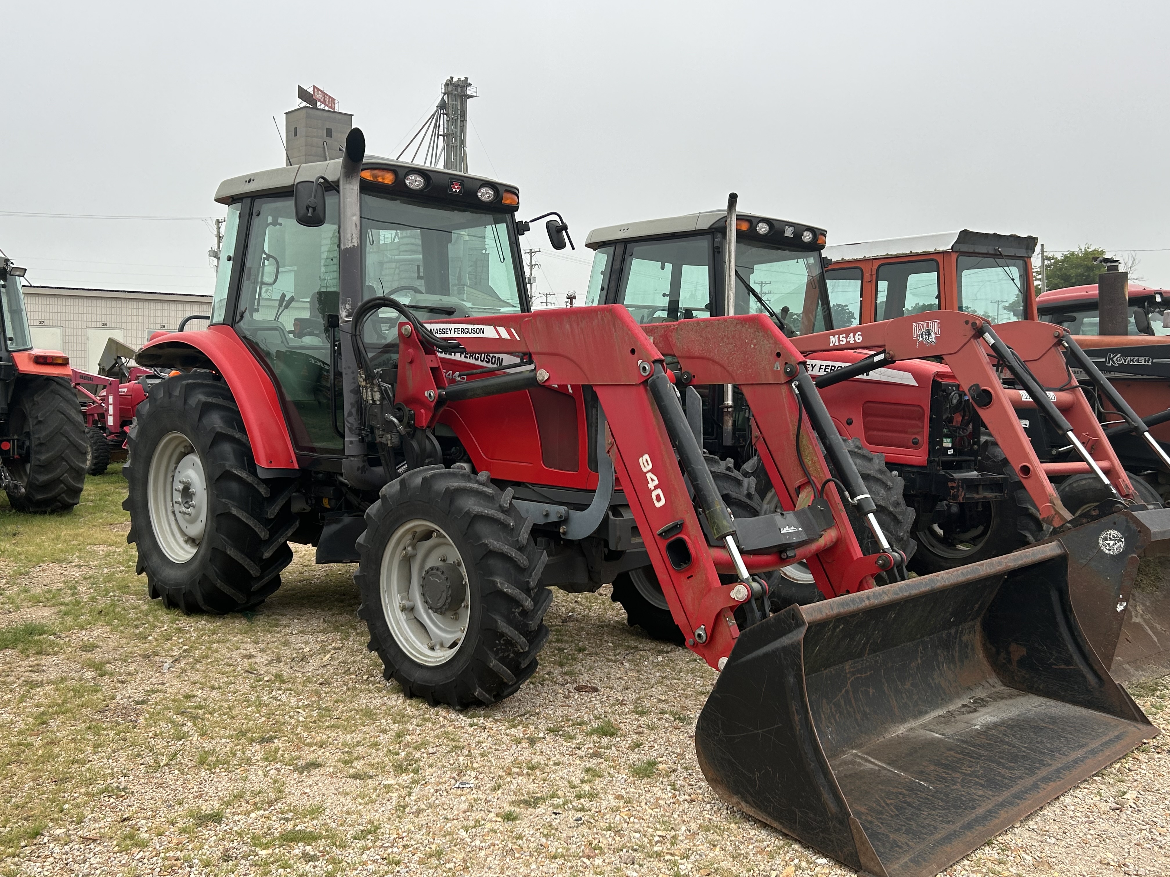 2010 Massey Ferguson 5445 Tractor