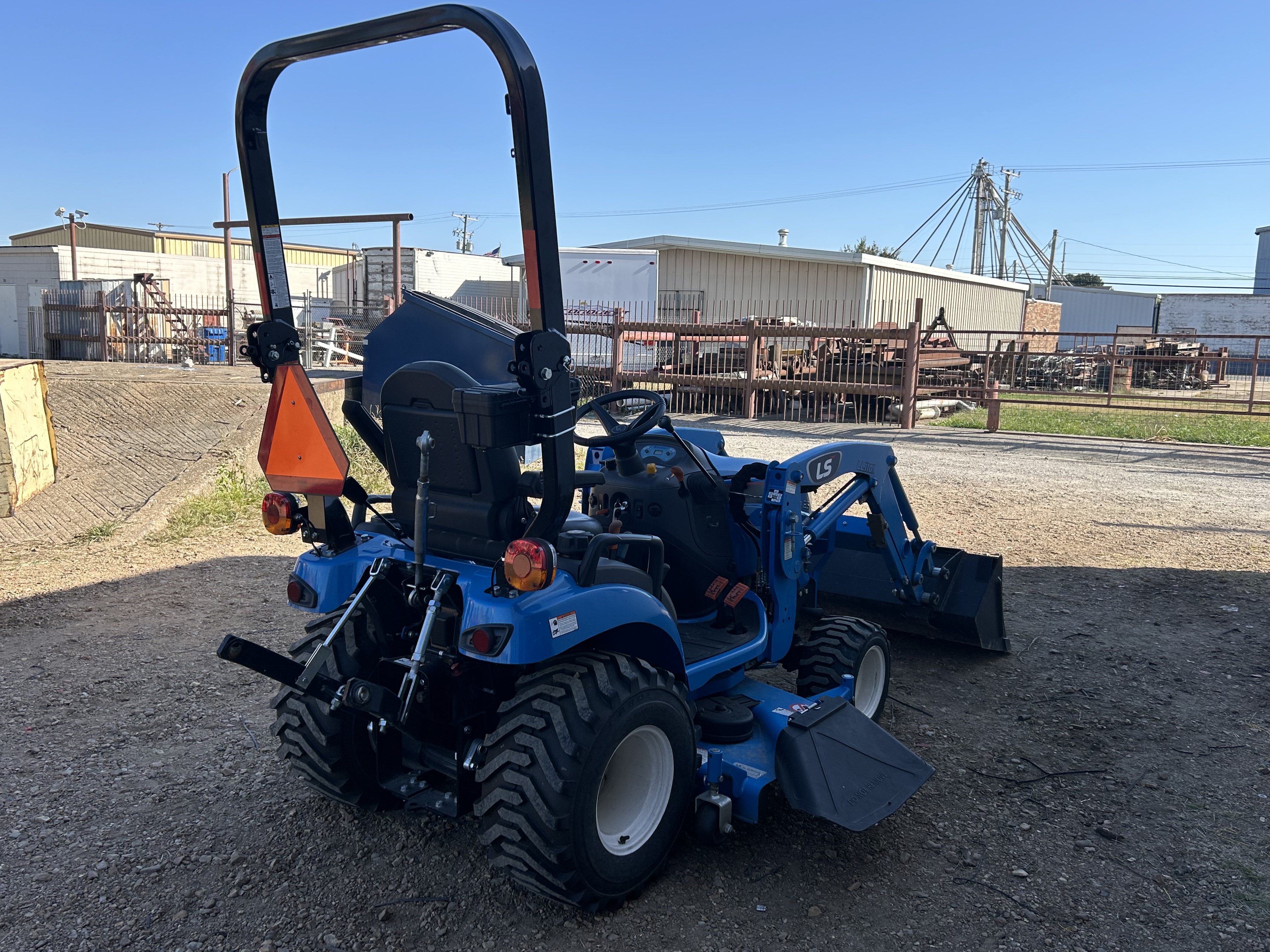 2021 LS Tractor MT125 Tractor Compact