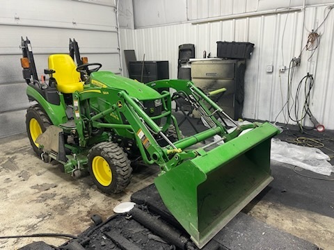 2019 John Deere 2025R Tractor Compact