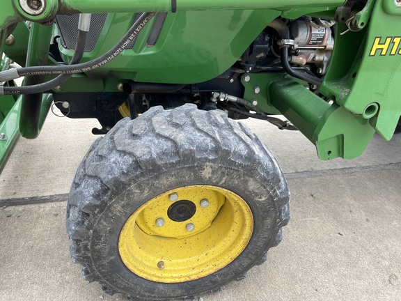 2013 John Deere 2032R Tractor Compact