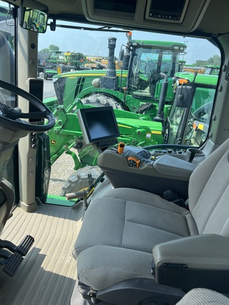 2022 John Deere 7R 290 Tractor