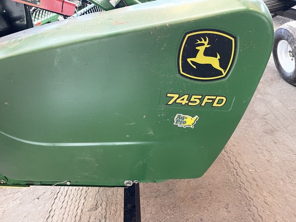 2019 John Deere 745FD Header Combine