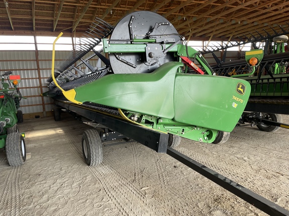 2019 John Deere 745FD Header Combine