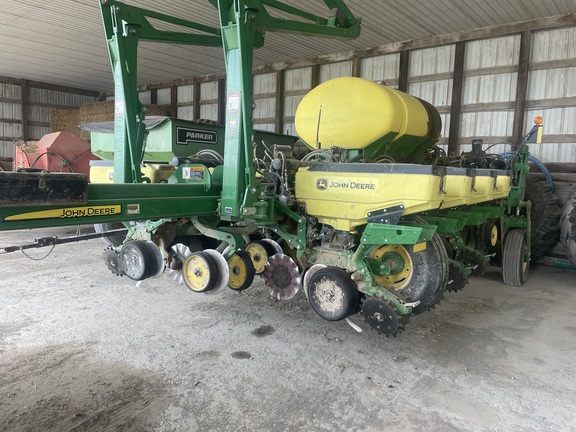 2017 John Deere 1775NT Planter