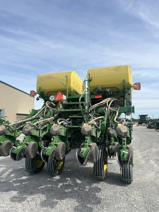 2023 John Deere 1795 Planter