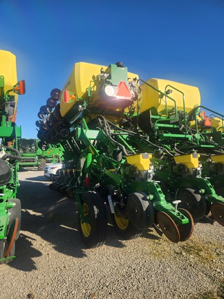 2023 John Deere 1795 Planter