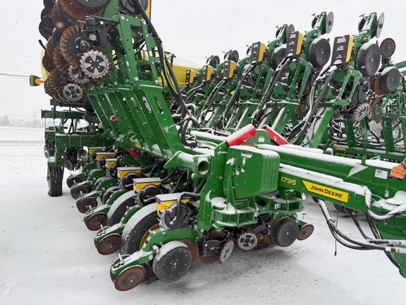 2023 John Deere 1795 Planter