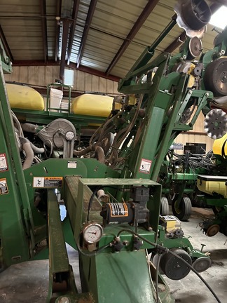 2009 John Deere 1790 Planter