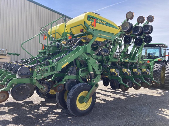 2009 John Deere 1790 Planter