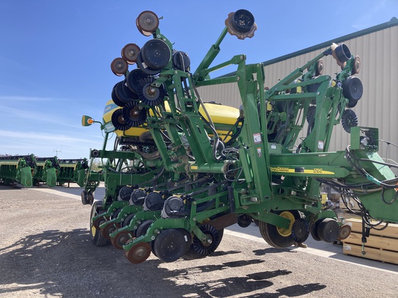 2009 John Deere 1790 Planter