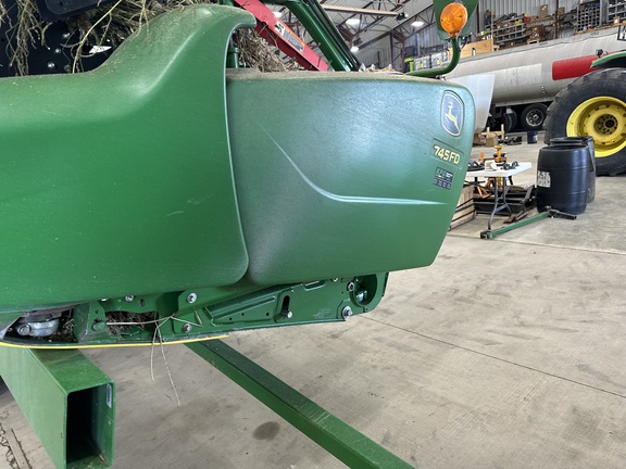 2019 John Deere 745FD Header Combine