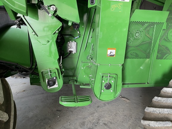 2022 John Deere S790 Combine