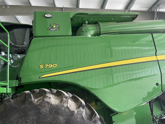 2022 John Deere S790 Combine