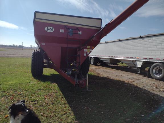 J&M 525-14 Grain Cart