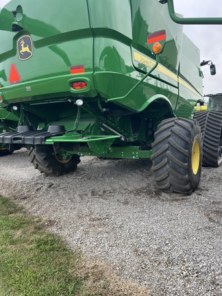 2023 John Deere S780 Combine