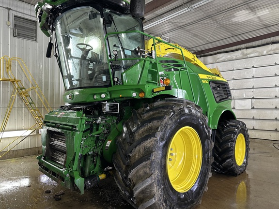 2022 John Deere 9900 Forage Harvester