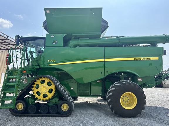 2022 John Deere S780 Combine