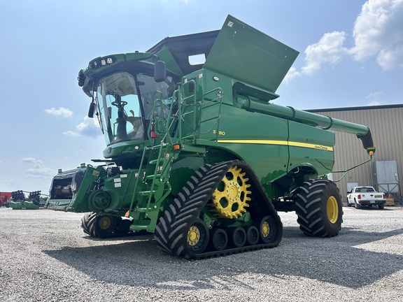 2022 John Deere S780 Combine