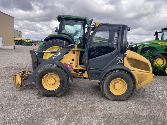 2015 John Deere 304K Compact Utility Loader