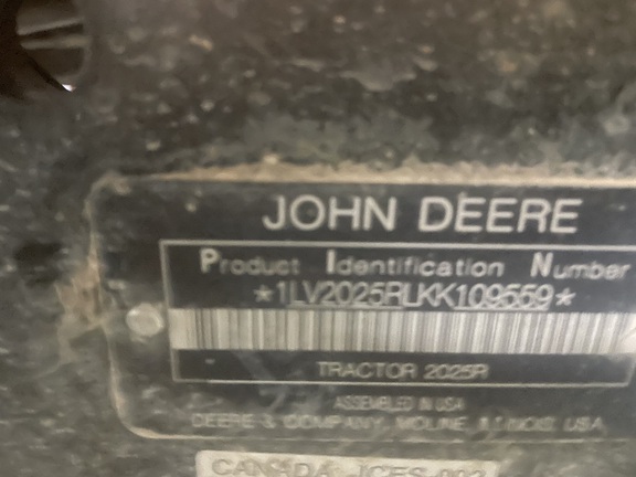 2019 John Deere 2025R Tractor Compact