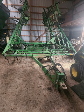 1987 John Deere 960 Field Cultivator